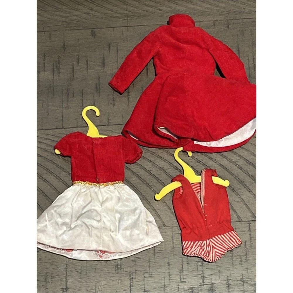 Vintage Barbie Skipper DOLL Lot Party Time 1021 Coat Dress Swimsuit carry case